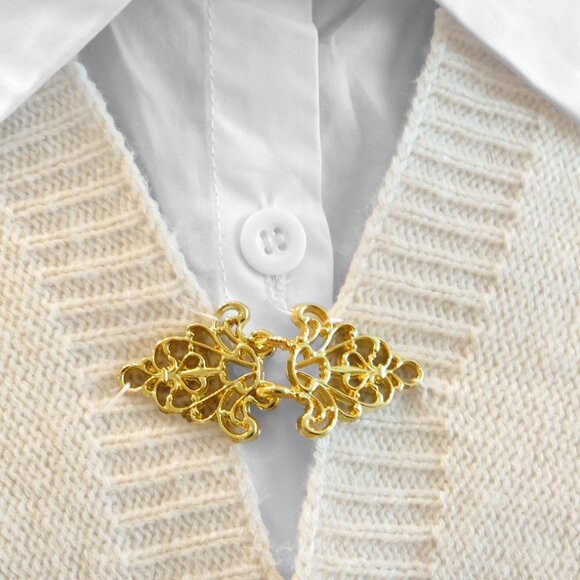 Cloak Hook Clasp Fasteners, Vintage Swirl Flower, Goldtone - Picture 1 of 4